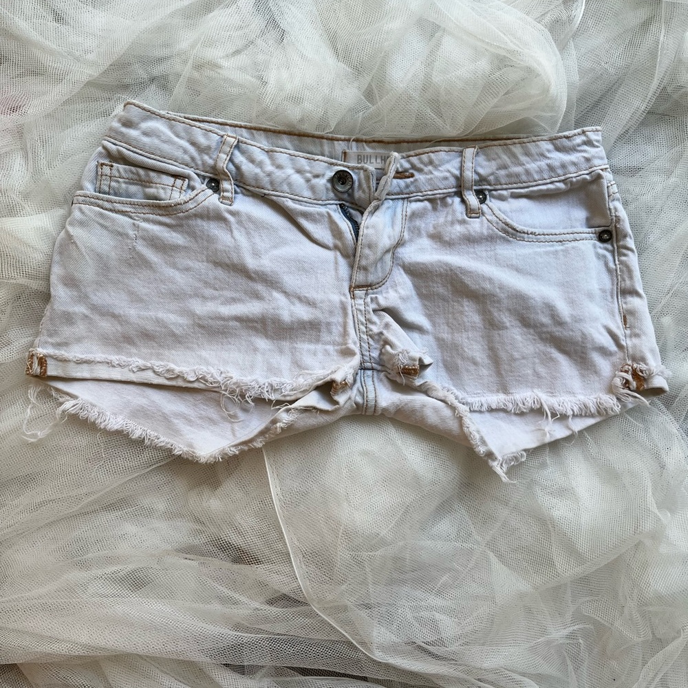 Bullhead Lowrise denim shorts- Light denim wash